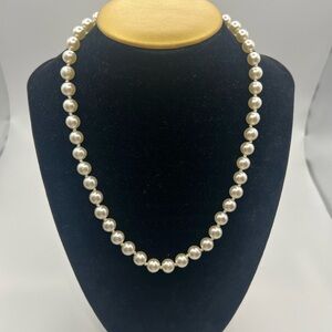 5/$25 Elegant Pearl Necklace